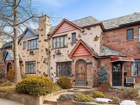 4547 193rd St, Flushing, NY 11358