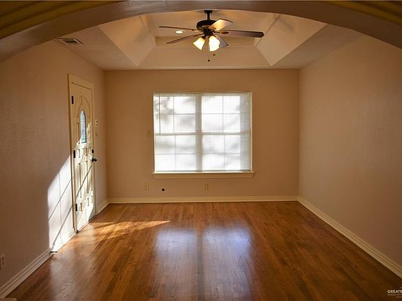 2nd image of 1408 Vine Ave