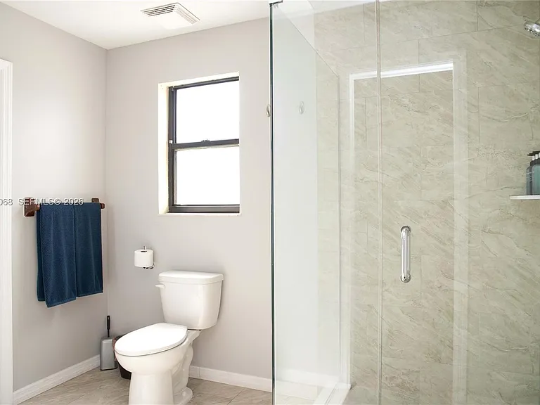 722 SE Thanksgiving Ave — Photo 15