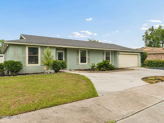 3rd image of 1066 MONTEGO BAY Drive S