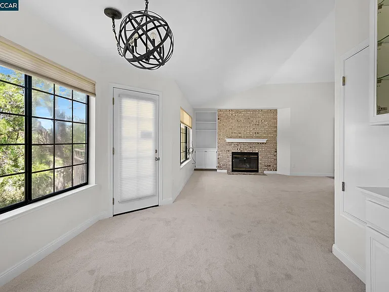 5012 Lakeview Dr #201 — Photo 8