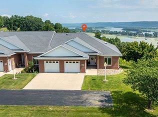 123 Royal Oaks Ct, Guttenberg, IA 52052