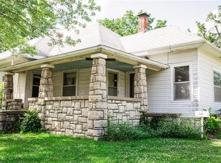 210 S Mulberry St, Paola, KS 66071