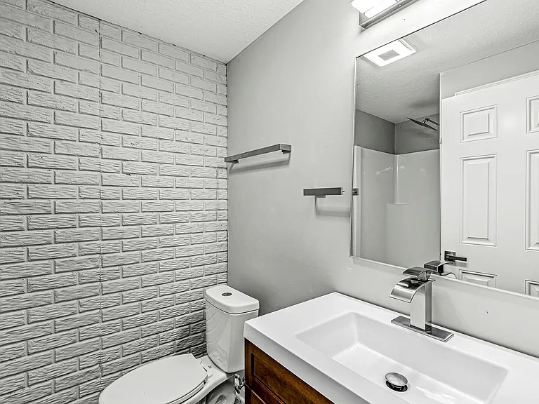 2046 Ruckle St — Photo 34