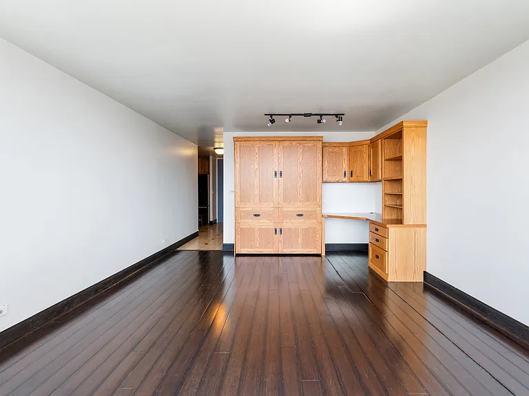720 W Gordon Ter #23R — Photo 12