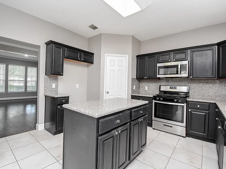 6318 Faulkner Ridge Dr — Photo 16