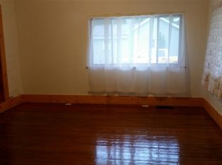 302 S Main St, Lapaz, IN 46537