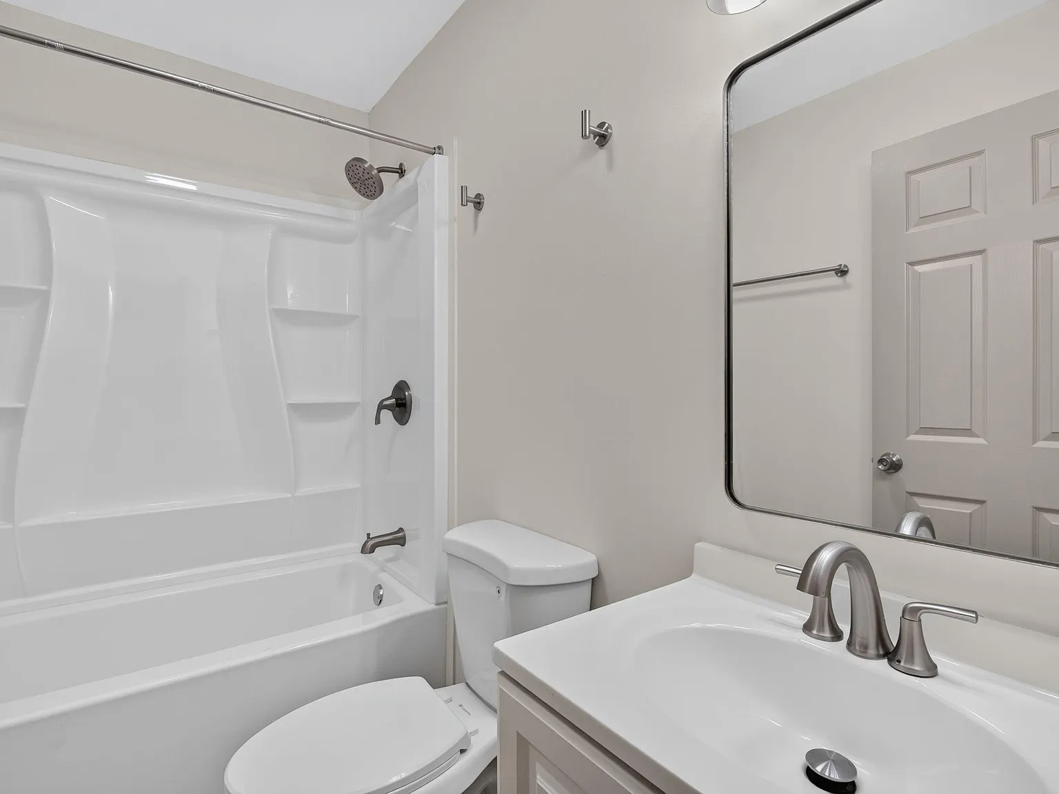 4 bed, 2.5 bath, 1672 sqft, $663 — Photo 4