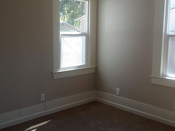 4th image of 1415 E La Salle Ave