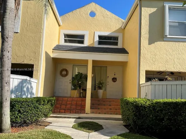 6850 SW 45th Ln APT 4, Miami, FL 33155