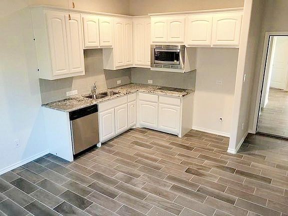 3rd image of 401 Wild Onion Ln