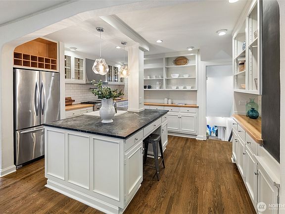 5th image of 529 McGilvra Boulevard E