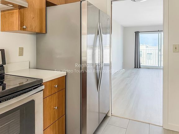 3rd image of 731 19th Ave APT 4