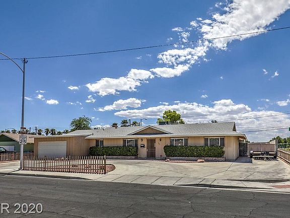 2nd image of 4221 Stonebridge Ln