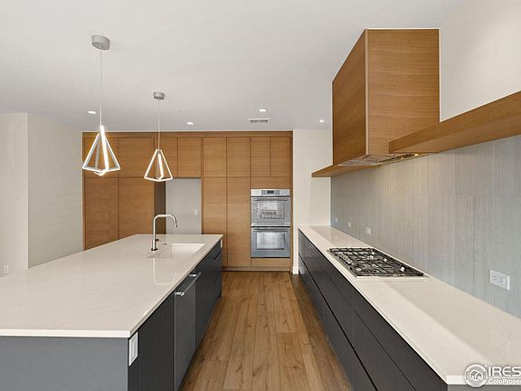 5th image of 205 E 6th St #200