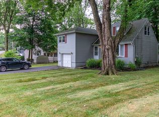 212 Valley Rd, Valley Cottage, NY 10989