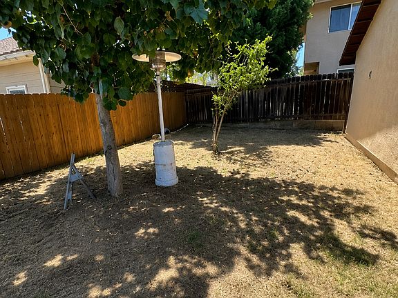 4th image of 1273 Persimmon Ave #1273