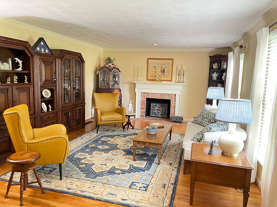 971 Saint Andrews Way, Frankfort, KY 40601 | Zillow