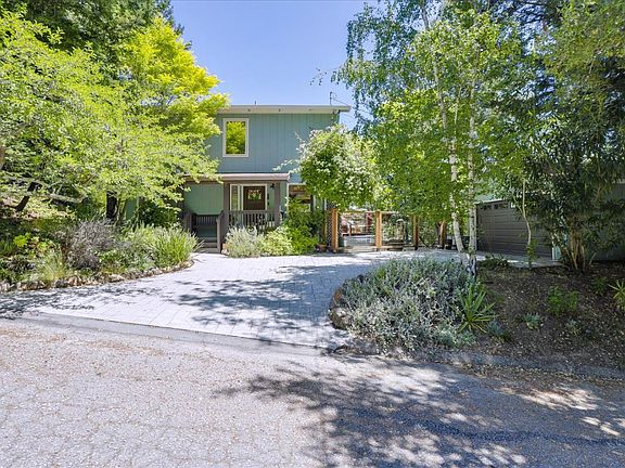 3rd image of 1050 Rebecca Dr