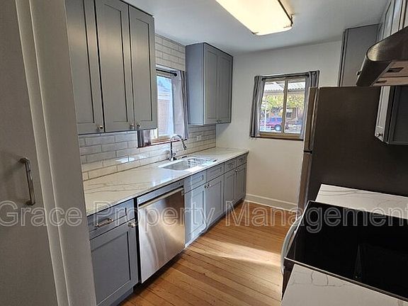 4th image of 3624 N Leyden St