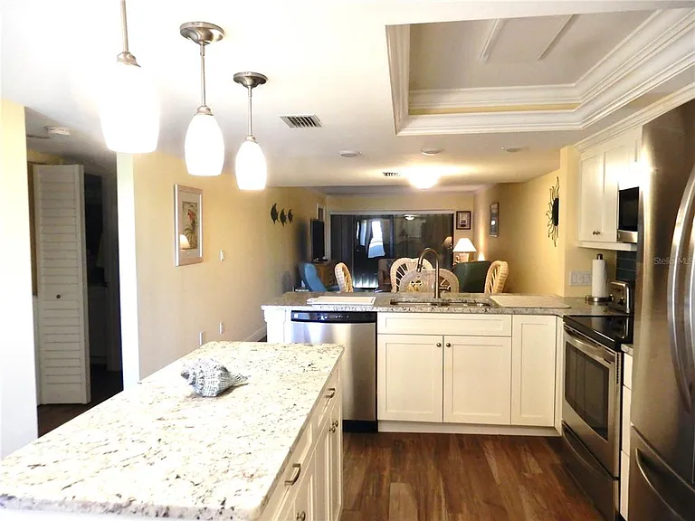 103 1st St E #210 — Photo 2