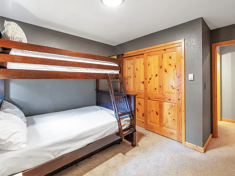 83 Larkspur Ln #B — Photo 23