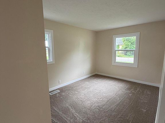 5th image of 425 Sumpter St