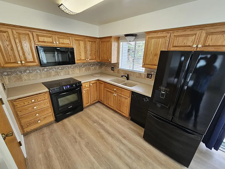 1348 Prescott Dr — Photo 10