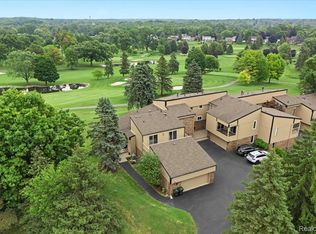 996 Golfview Ct, Rochester, MI 48307