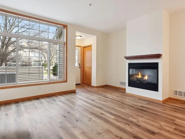 18302 Coneflower Ln, Eden Prairie, MN 55346