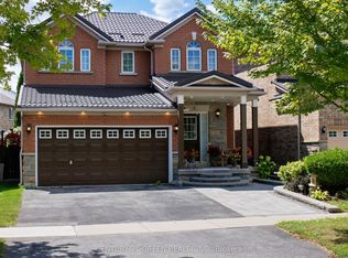8 Lampman Dr, Toronto, ON M1E 5L1