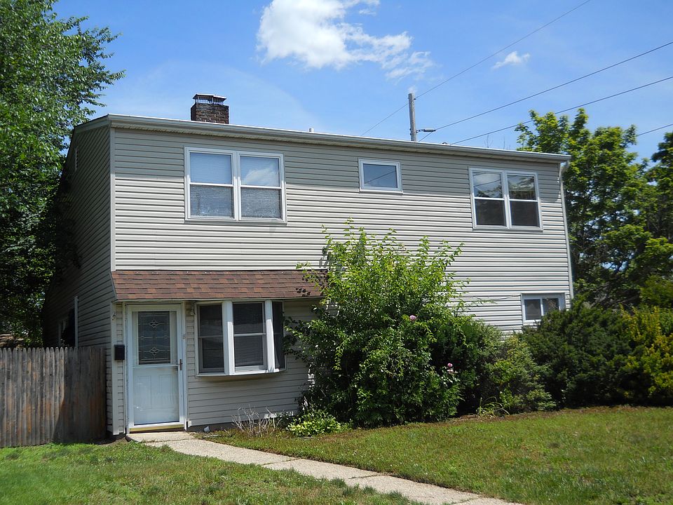 2nd image of 93 Meridian Rd