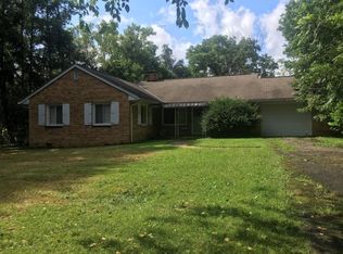 210 Maple Ln, Fayetteville, WV 25840