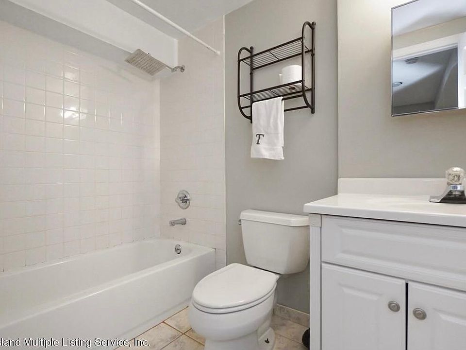 2nd image of 29 Chelsea St #1