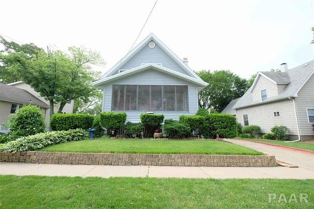 1st image of 1102 E Hines Ave