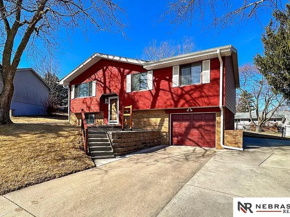 7708 Meadow Ln, La Vista, NE 68128