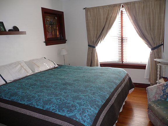 3rd image of 4047 Oleatha Ave