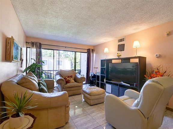 5th image of 3242 S SEMORAN BOULEVARD #22