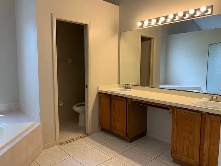 1098 Elmsford St NW — Photo 7