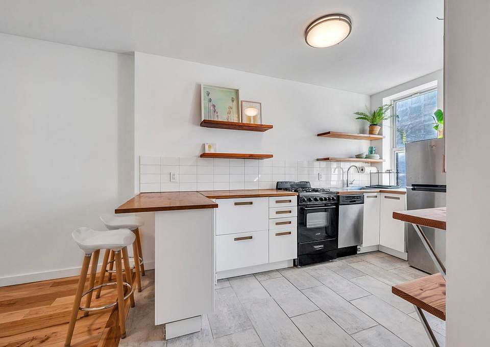 1st image of 568 President St APT 3L