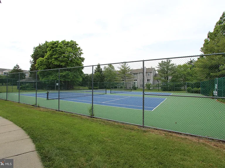 6 Halstead Pl — Photo 37