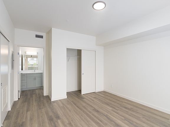 3rd image of 717 E 29th Ave #305