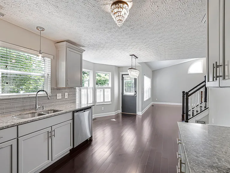 4392 Greensbury Dr — Photo 27