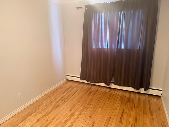 3rd image of 10165 113th St NW #203