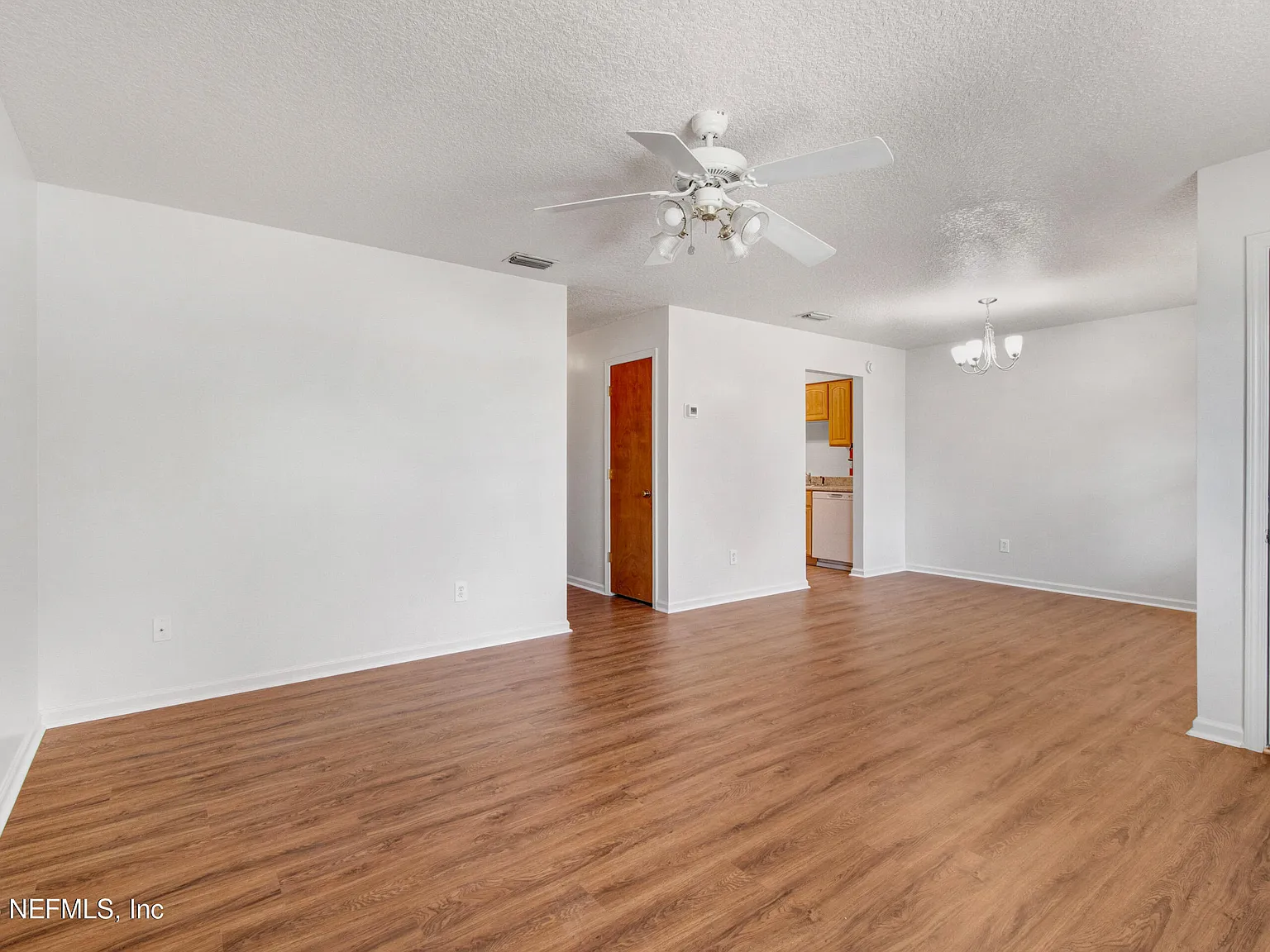 2 bed, 2.0 bath, 920 sqft, $1,195 — Photo 4