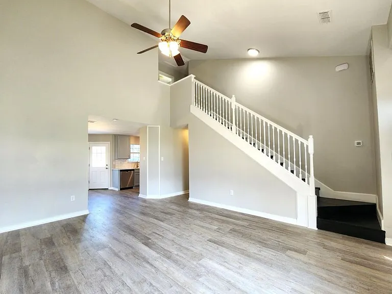 14031 Seymour Dr — Photo 10