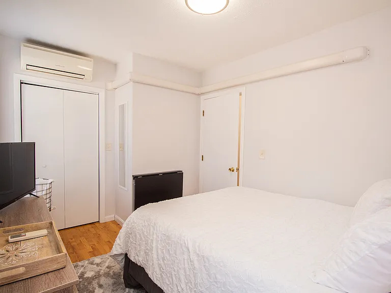 1004 Tremont St #1 — Photo 17