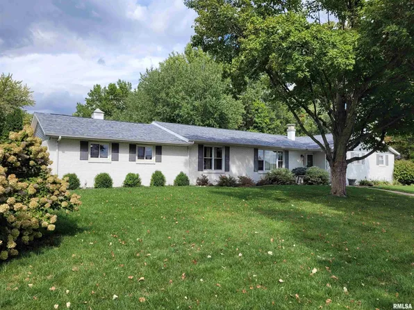 223 Gettysburg Dr, Canton, IL 61520