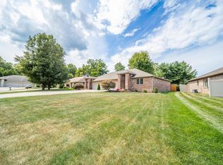 801 S Silverwood Rd, Muncie, IN 47304