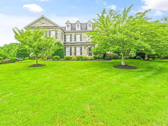 3rd image of 5555 Acerville Pl